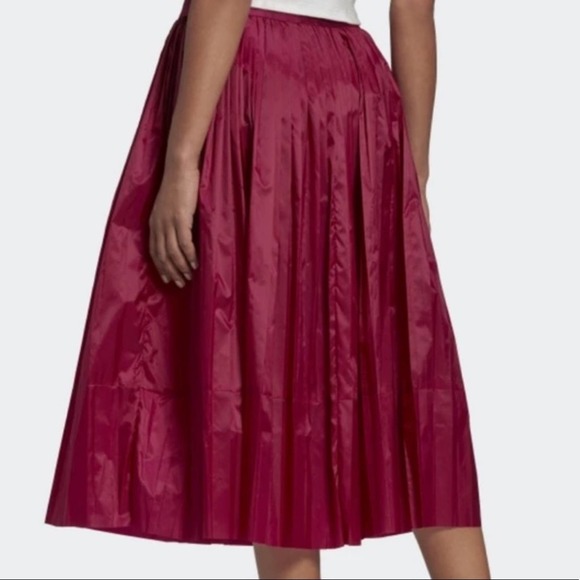 0229 NEW adidas Pleated Burgundy Midi Skirt - Picture 3 of 10
